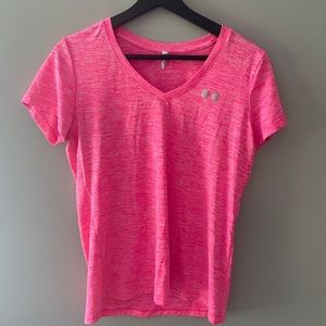 Under Armour Women’s short sleeve pink small
